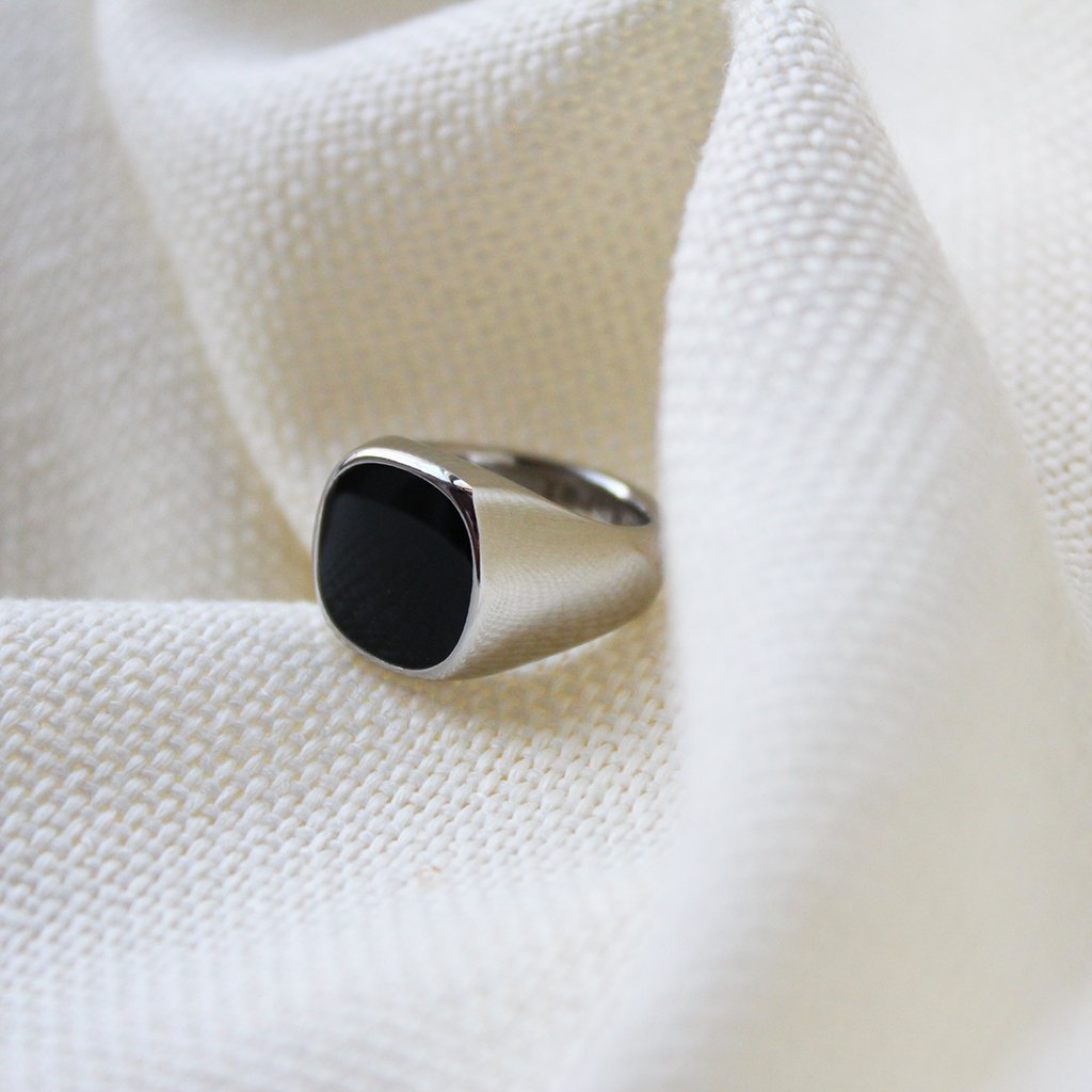 Sign Of Time Onyx Signet Ring - Maral Kunst Jewelry