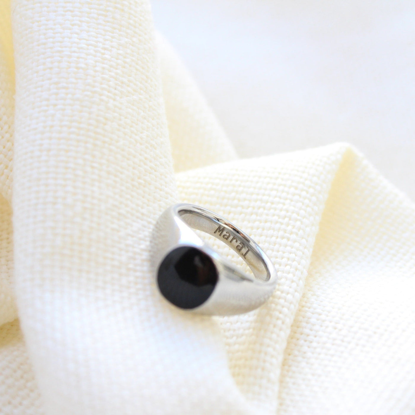 Black Stone Signet Ring - Maral Kunst Jewelry