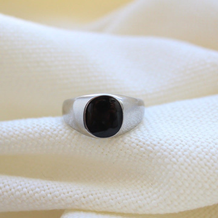 Black Stone Signet Ring - Maral Kunst Jewelry