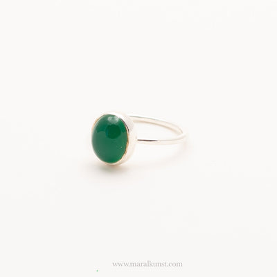 Oval Green Onyx Cabochon Ring