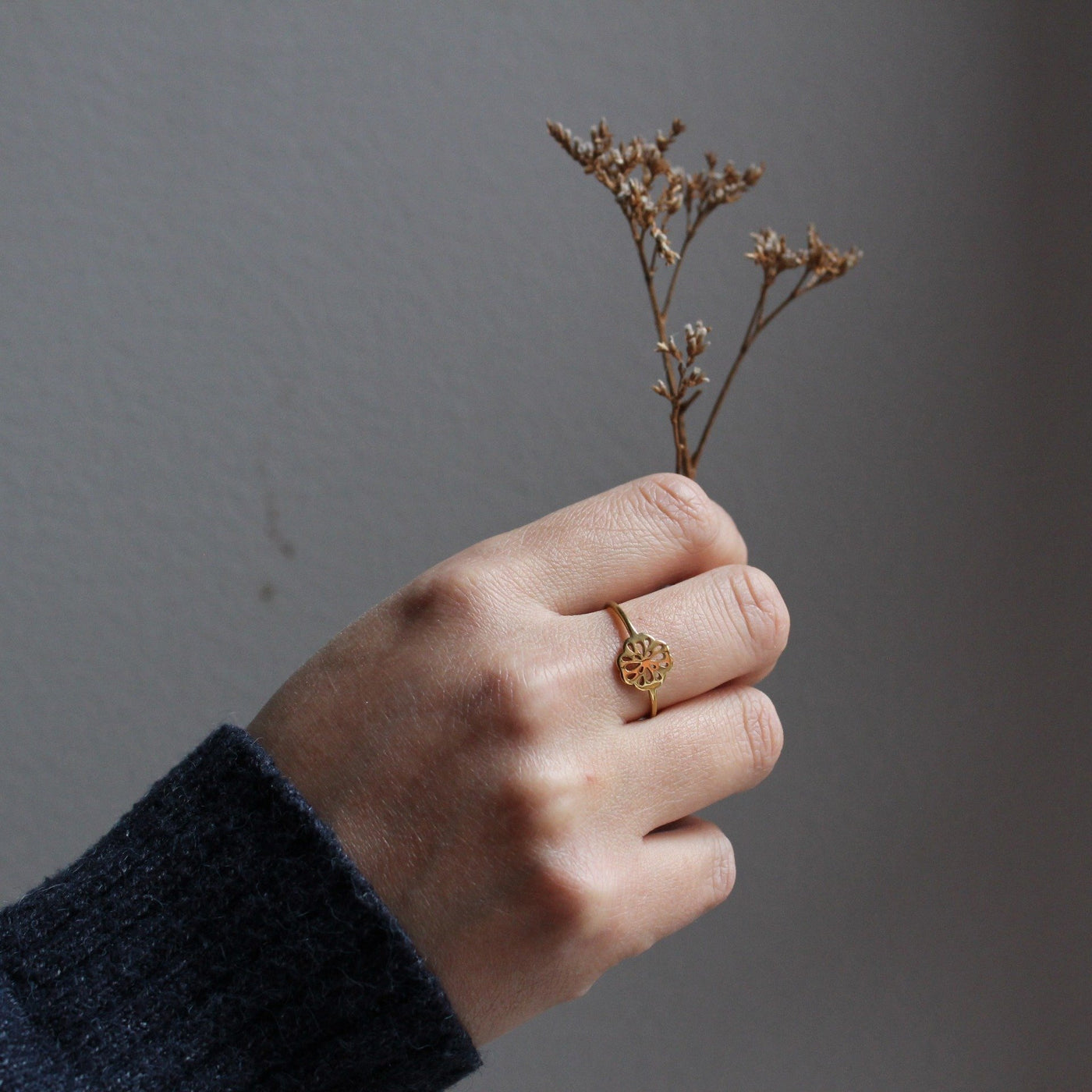 Flower Ring in Yellow Gold - Maral Kunst Jewelry