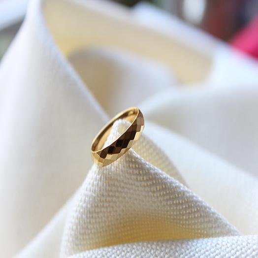 Classy Geometric Ring in Yellow Gold - Maral Kunst Jewelry