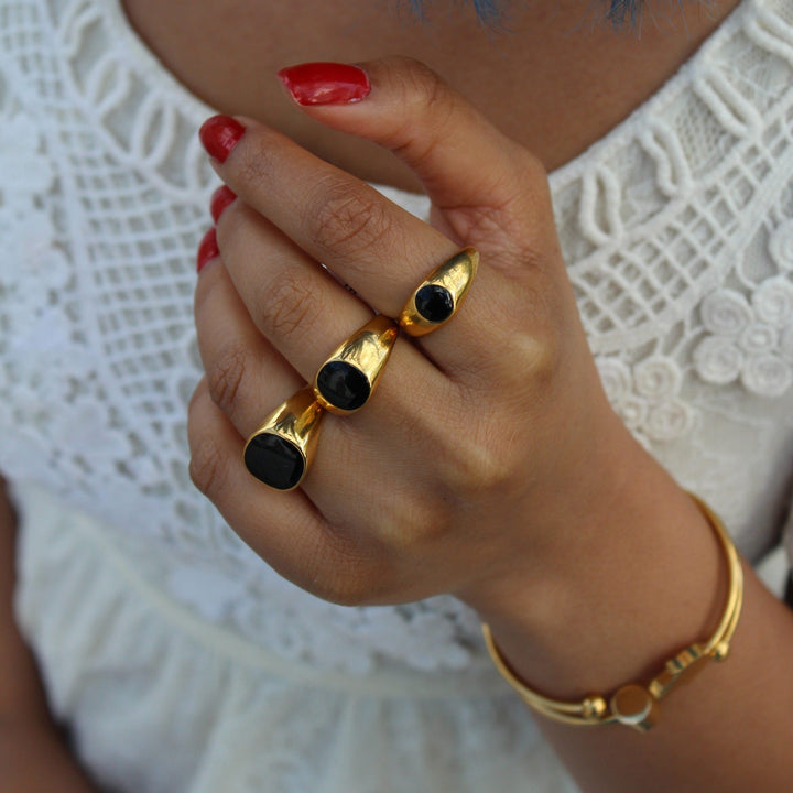Classy Onyx Signet Ring in Gold - Maral Kunst Jewelry