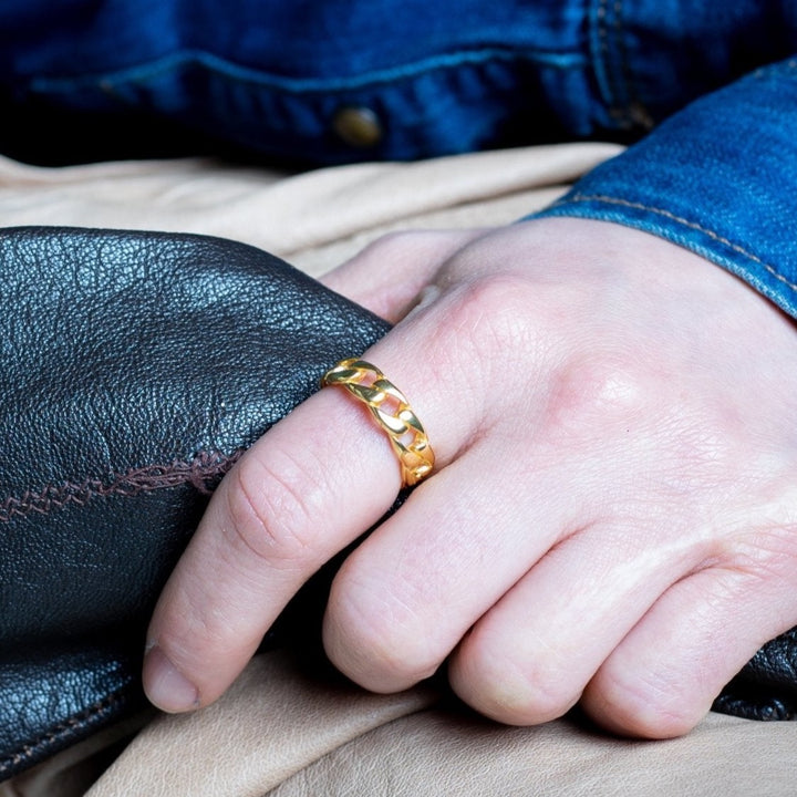 Curb Chain Link Ring - Maral Kunst Jewelry