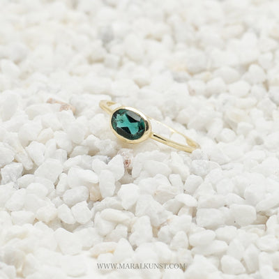Green Tourmaline Stone Ring - Maral Kunst Jewelry