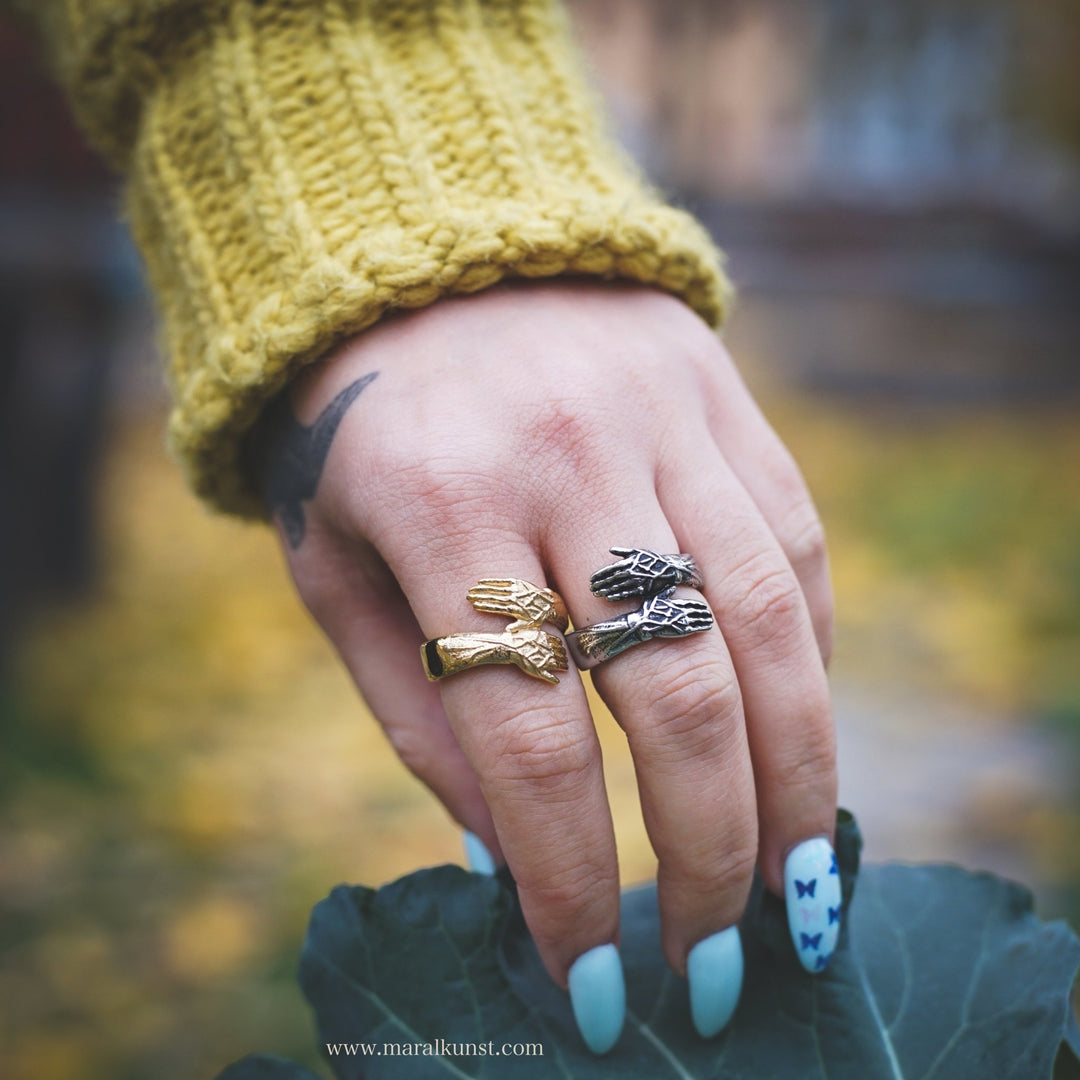 Hug Yourself Ring - Maral Kunst Jewelry