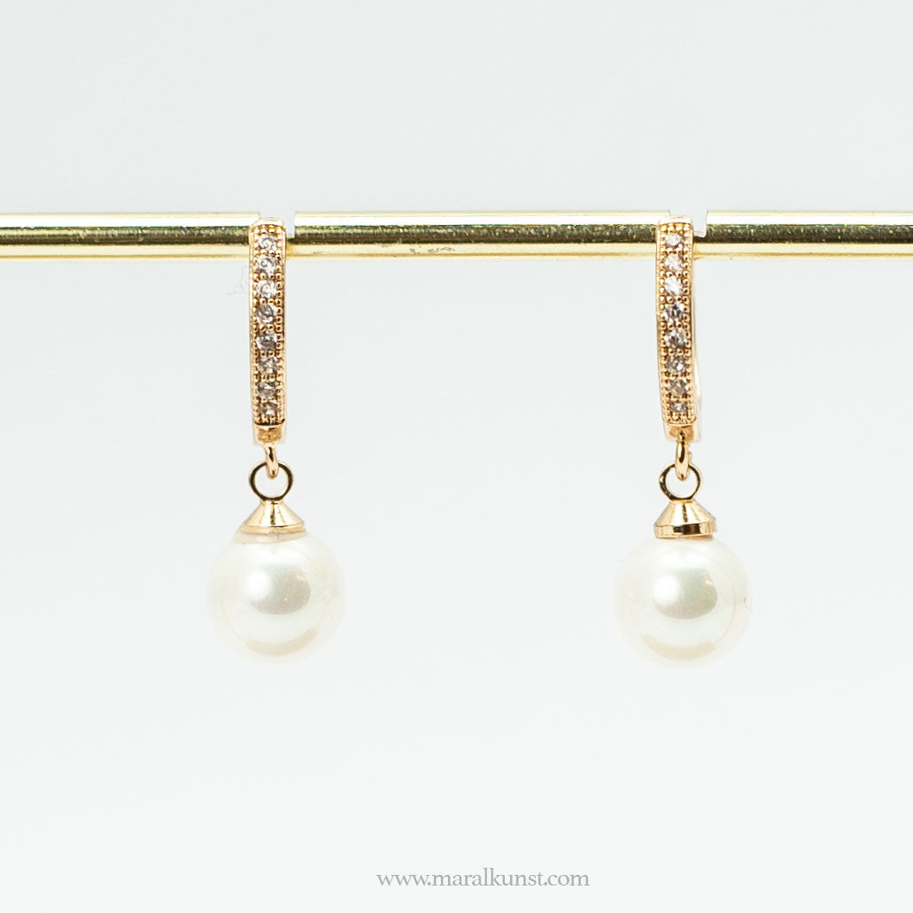 Maral delicate Spanish Rosegold pearl earrings