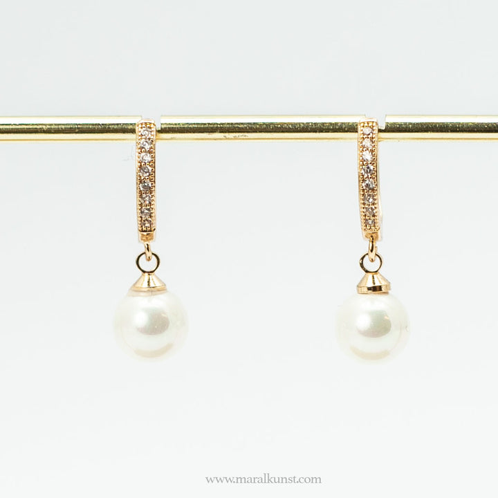 Maral delicate Spanish Rosegold pearl earrings