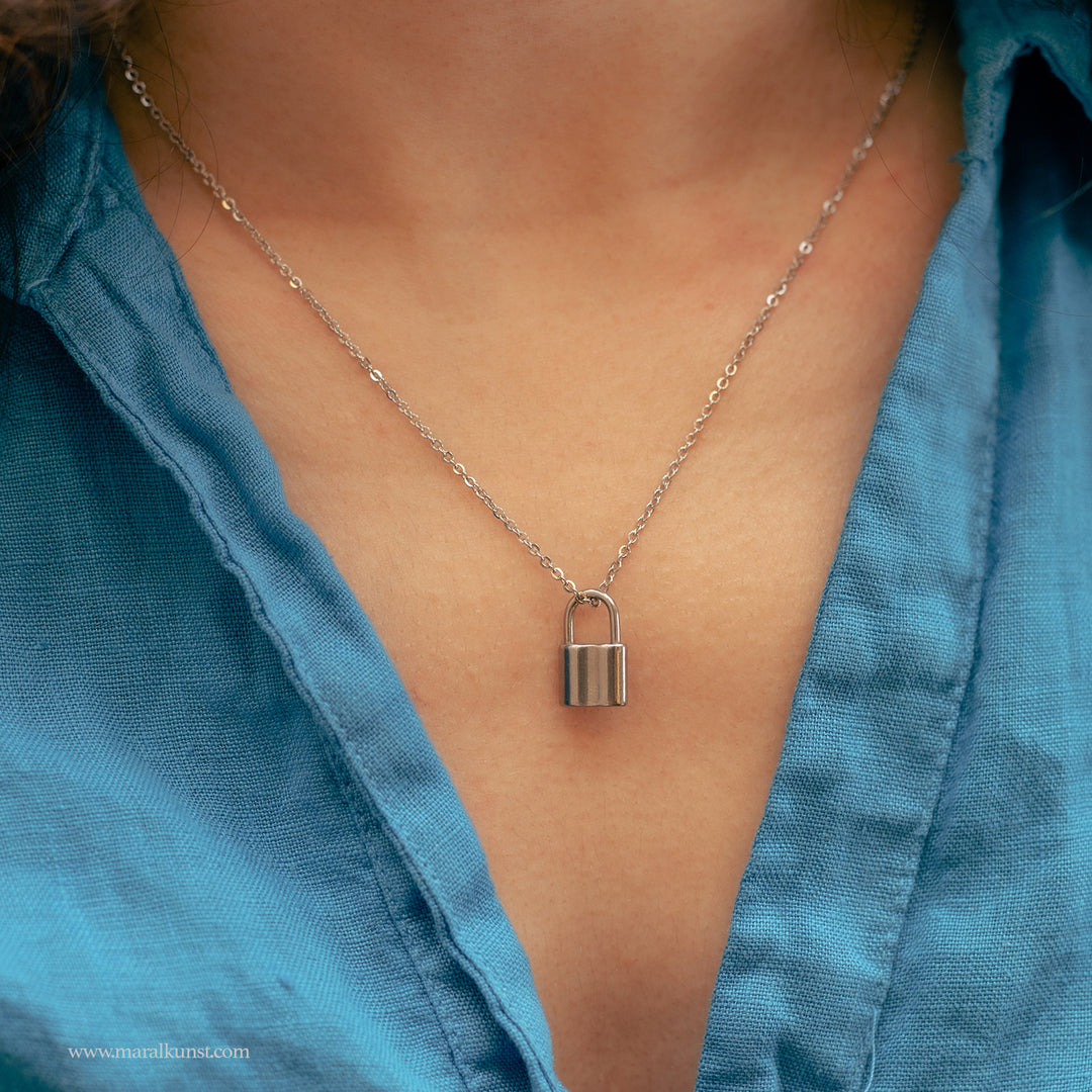 lock stainless steel necklace