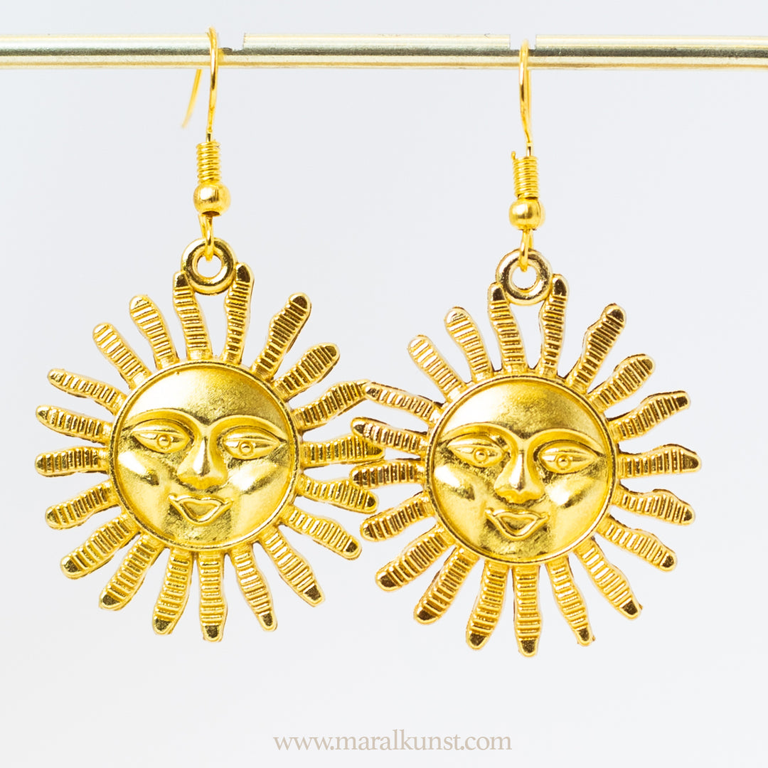 Maral golden smiley Sun earrings