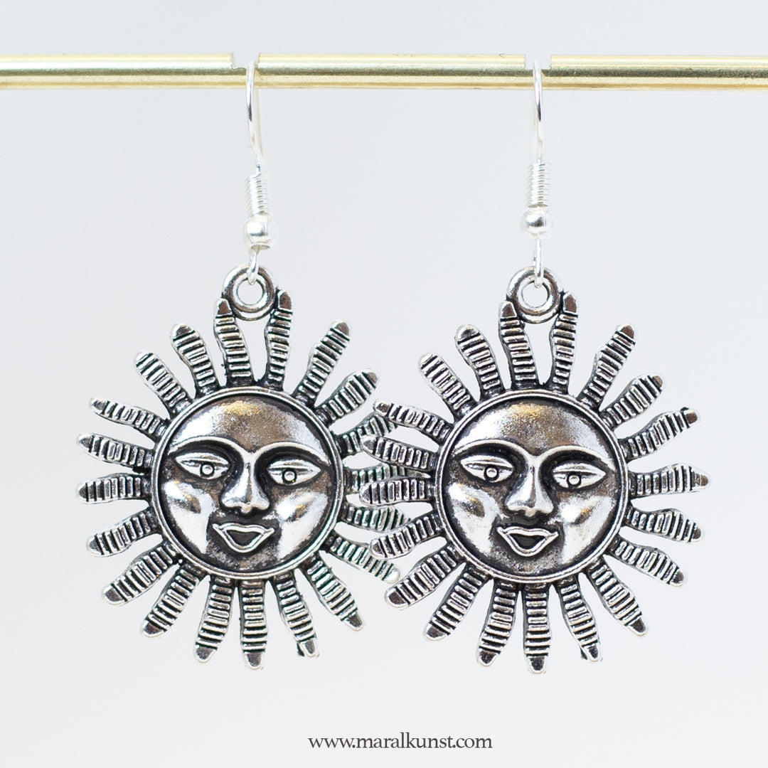 Maral smiley Sun earrings