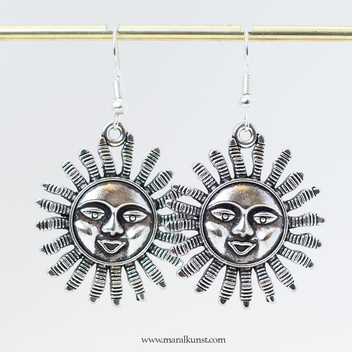 Maral smiley Sun earrings