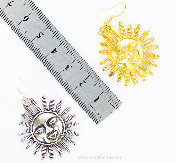 Maral golden smiley Sun earrings
