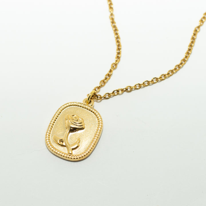 Rose flower necklace