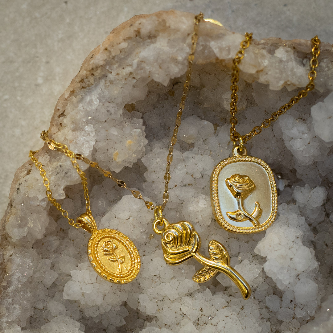 Rose flower necklace