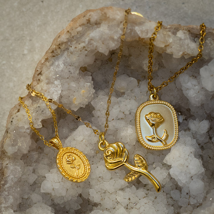 Rose flower necklace