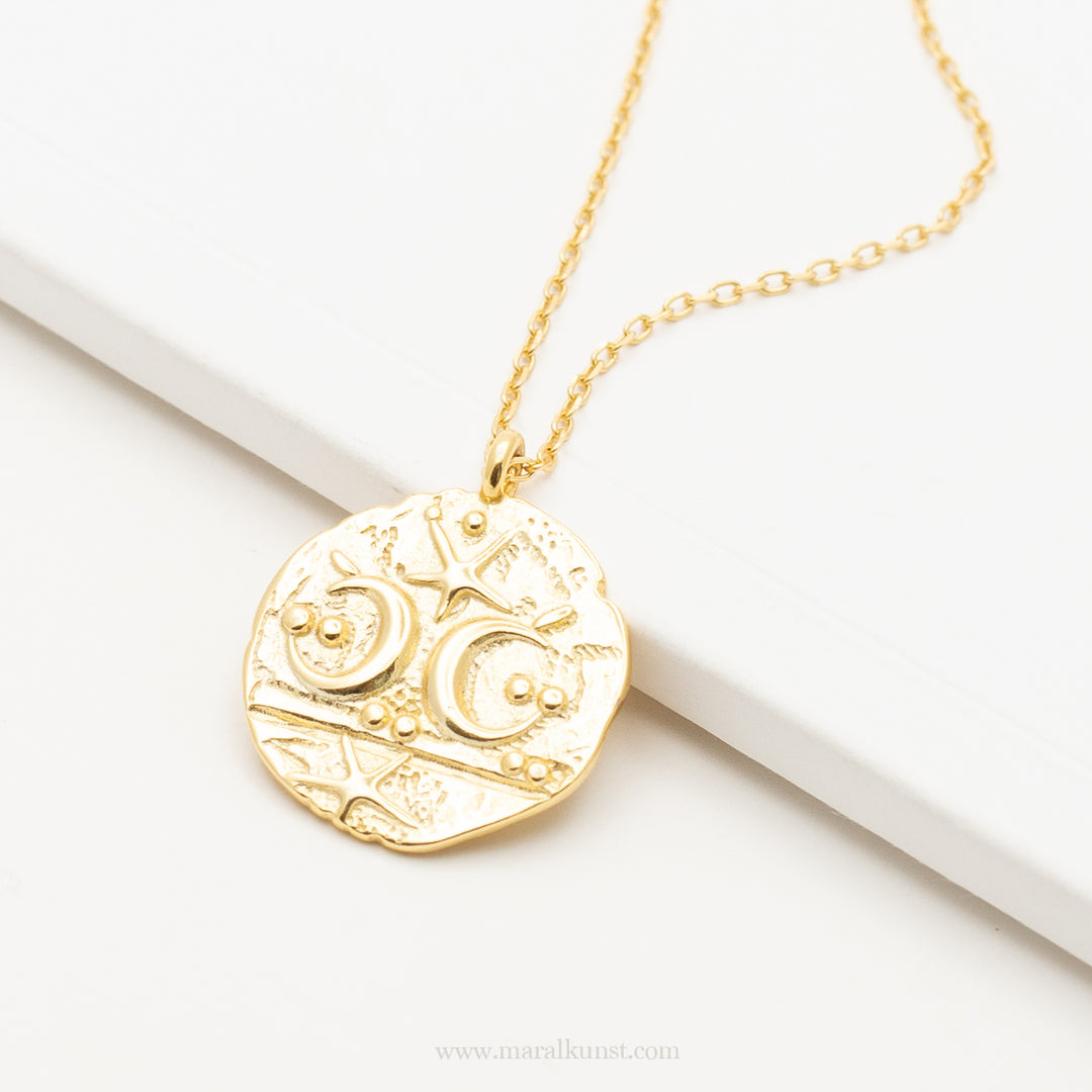 Soluna Medallion Necklace | Dual-Sided Sun & Moon Pendant (Silver & Gold Plated)
