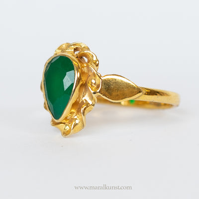 Vintage Design Green Onyx Gold Plated Ring