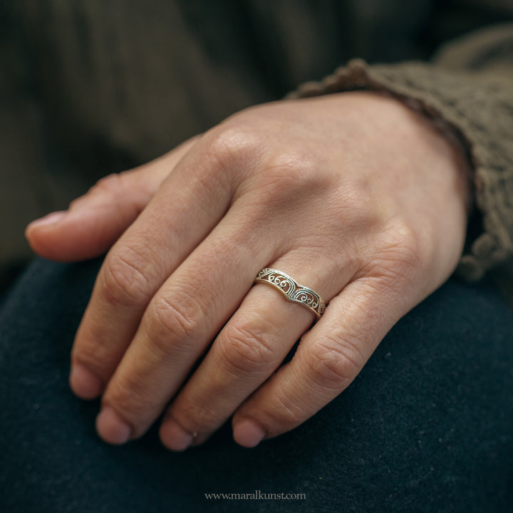 Maral handcrafted Crown 925 Silver premium Ring