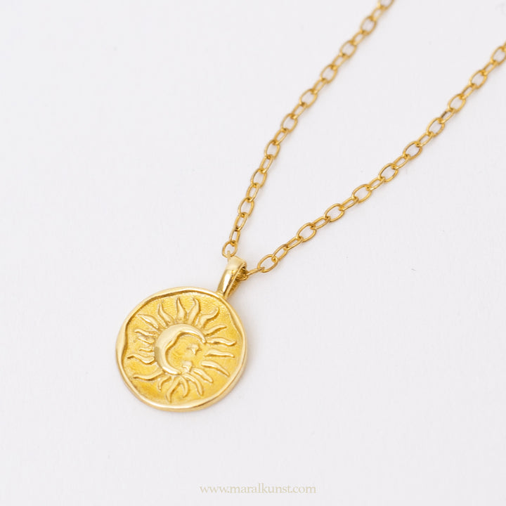 Maral dainty moon sun goldplated 925silver necklace