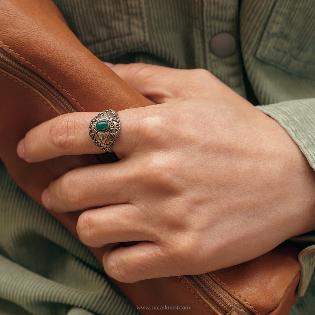 Maral Tibetan Green onyx vintage silver ring