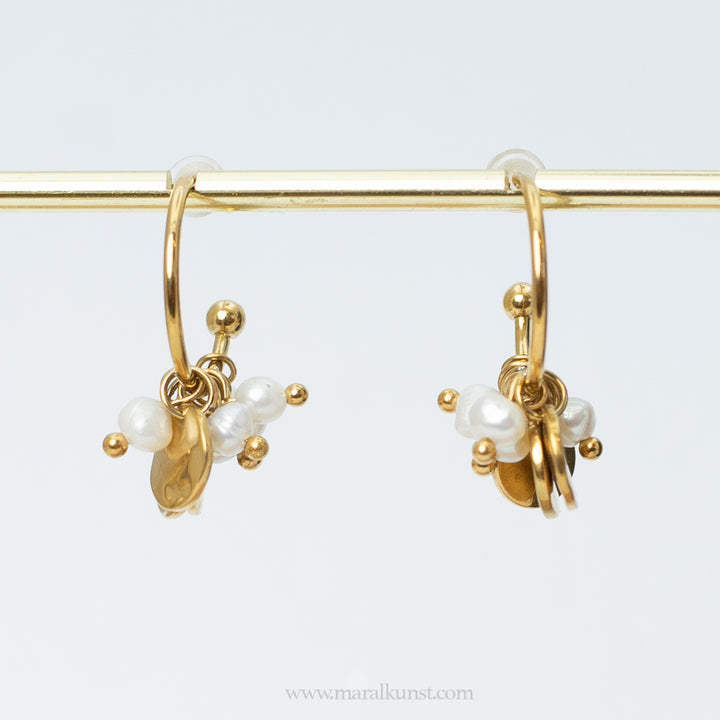Indian Pearls C hoop PVD stainlessteel earrings
