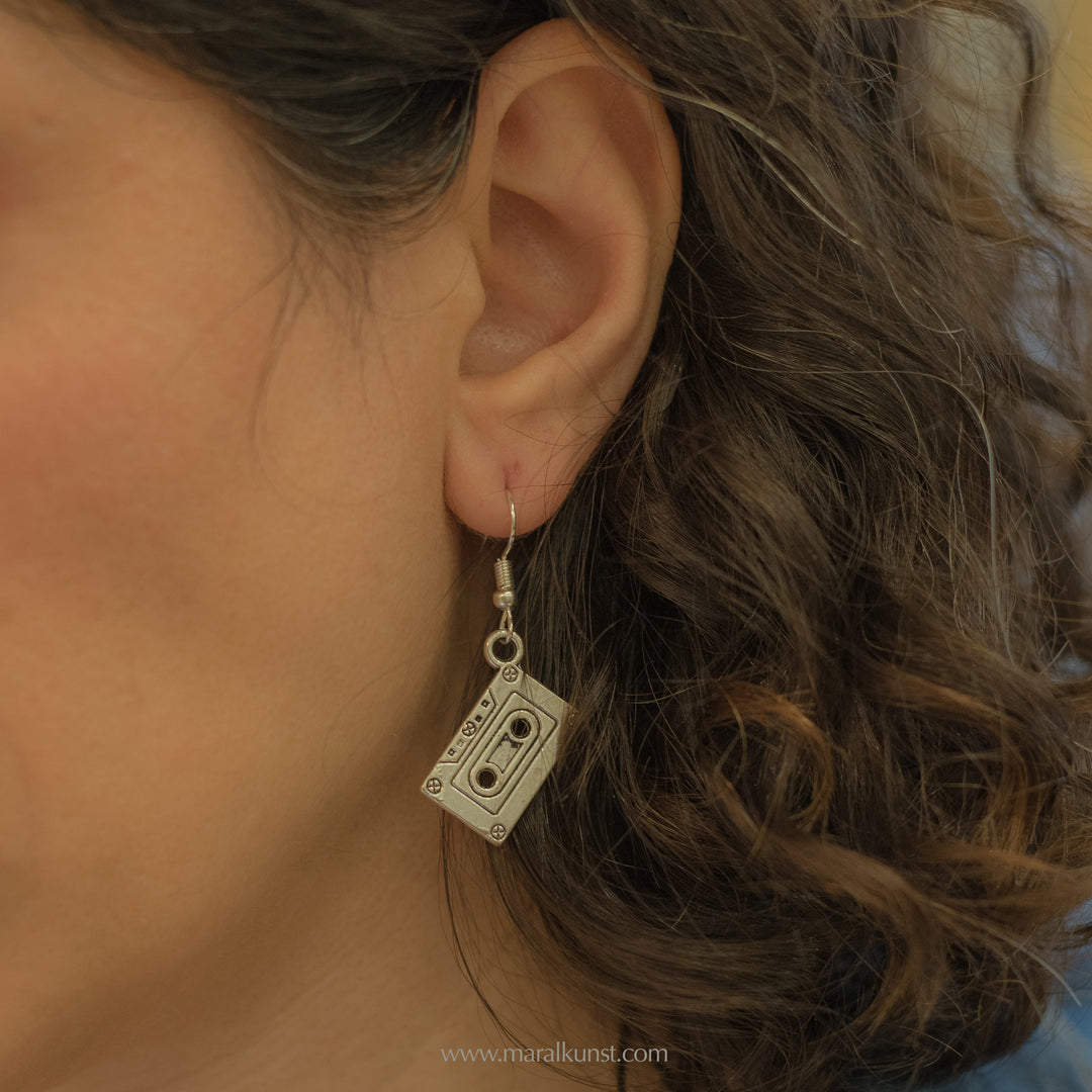 80'S CASSETTE TAPE EARRINGS