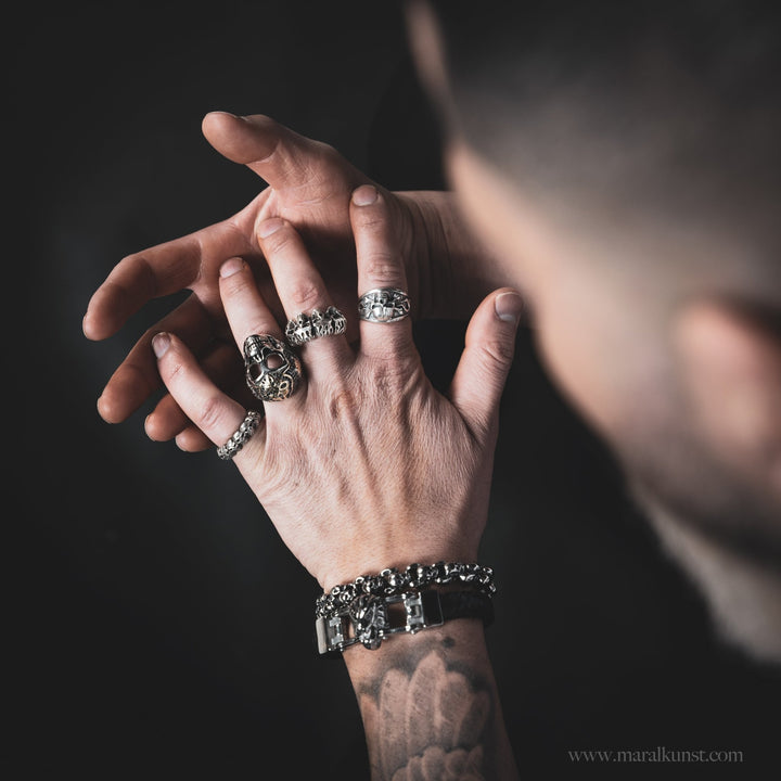 Many Skull Ring in Silver - Maral Kunst Jewelry
