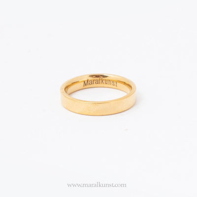 Classic Band Wedding Ring in Gold