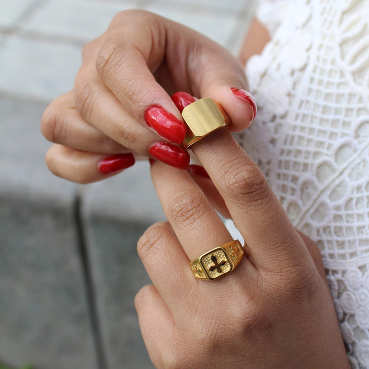 Matt Cube Signet Ring - Maral Kunst Jewelry