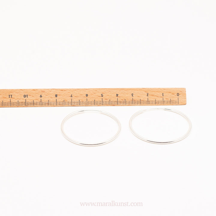 Medium Hoop Earrings in Silver - Maral Kunst Jewelry