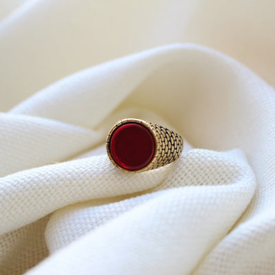 Onyx Signet Ring in Gold - Maral Kunst Jewelry