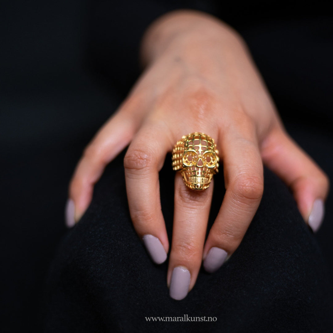 Skull Ring in Gold - Maral Kunst Jewelry