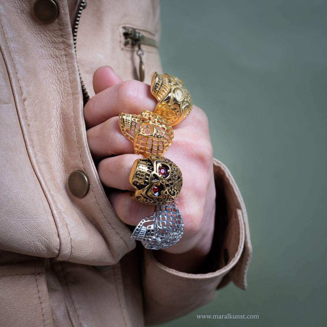 Skull Ring in Gold - Maral Kunst Jewelry