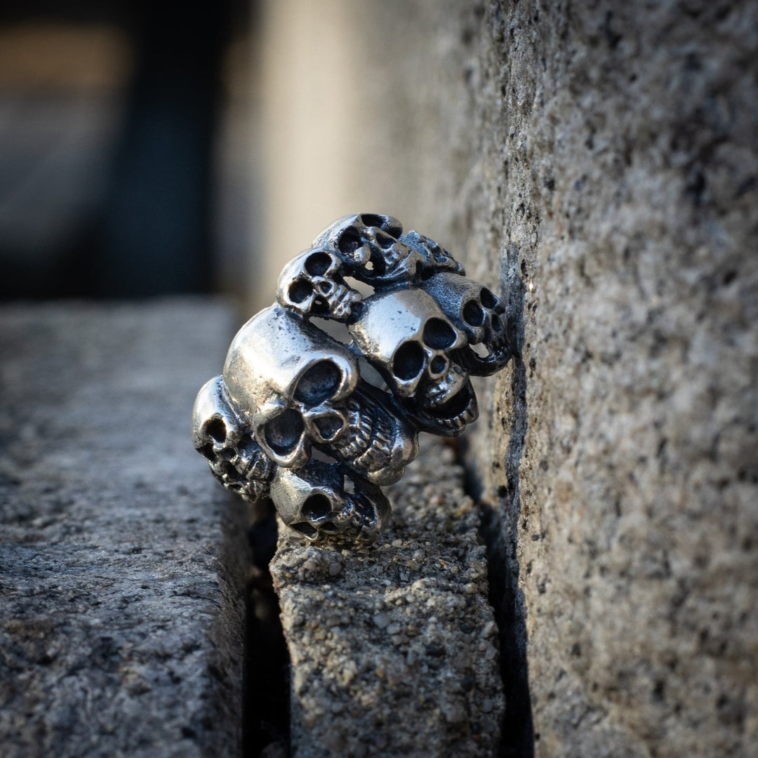 Gothic Skull Ring in Silver - Maral Kunst Jewelry