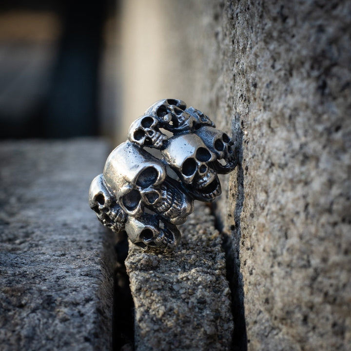 Gothic Skull Ring in Silver - Maral Kunst Jewelry