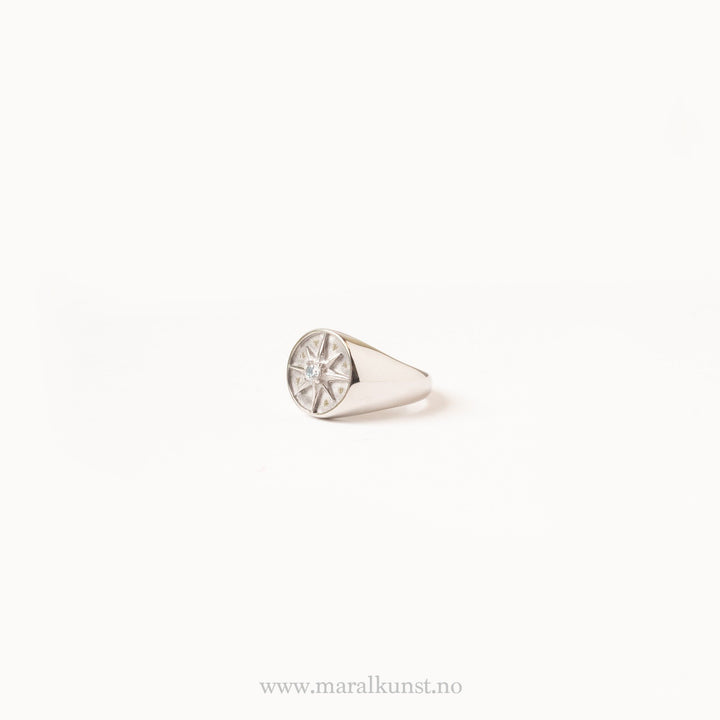 Minimalist North Star Ring - Maral Kunst Jewelry