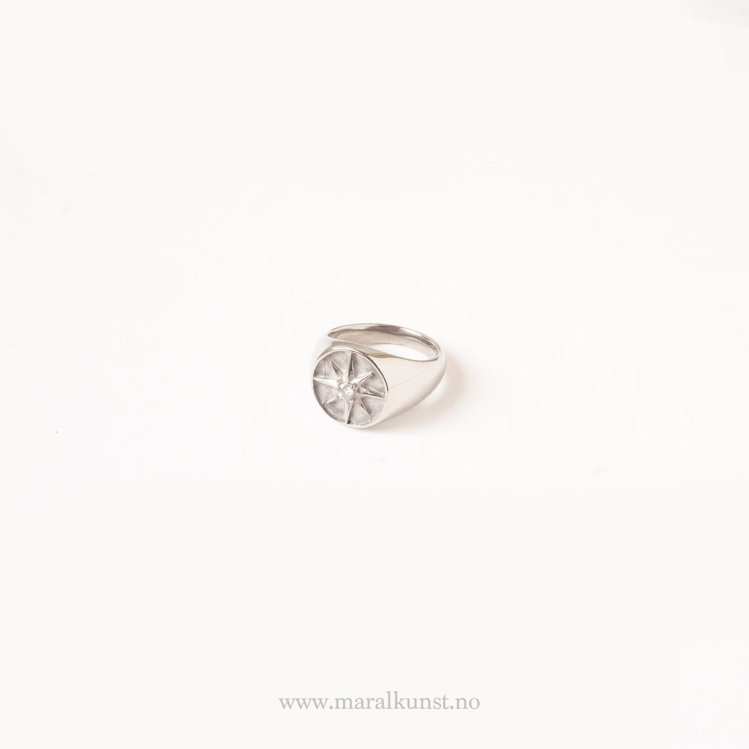 Minimalist North Star Ring - Maral Kunst Jewelry