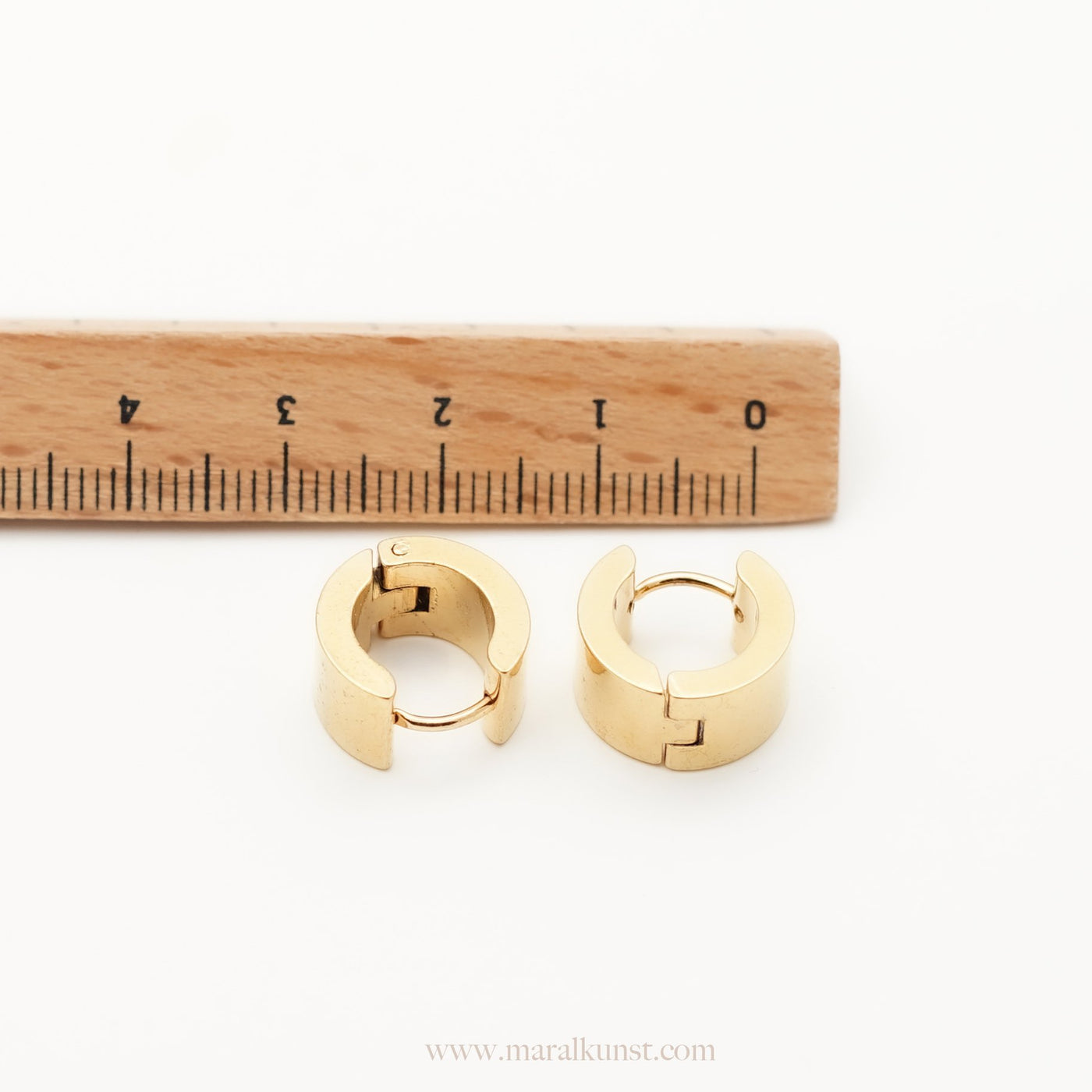 Thick Hoop Earrings in Gold - Maral Kunst Jewelry
