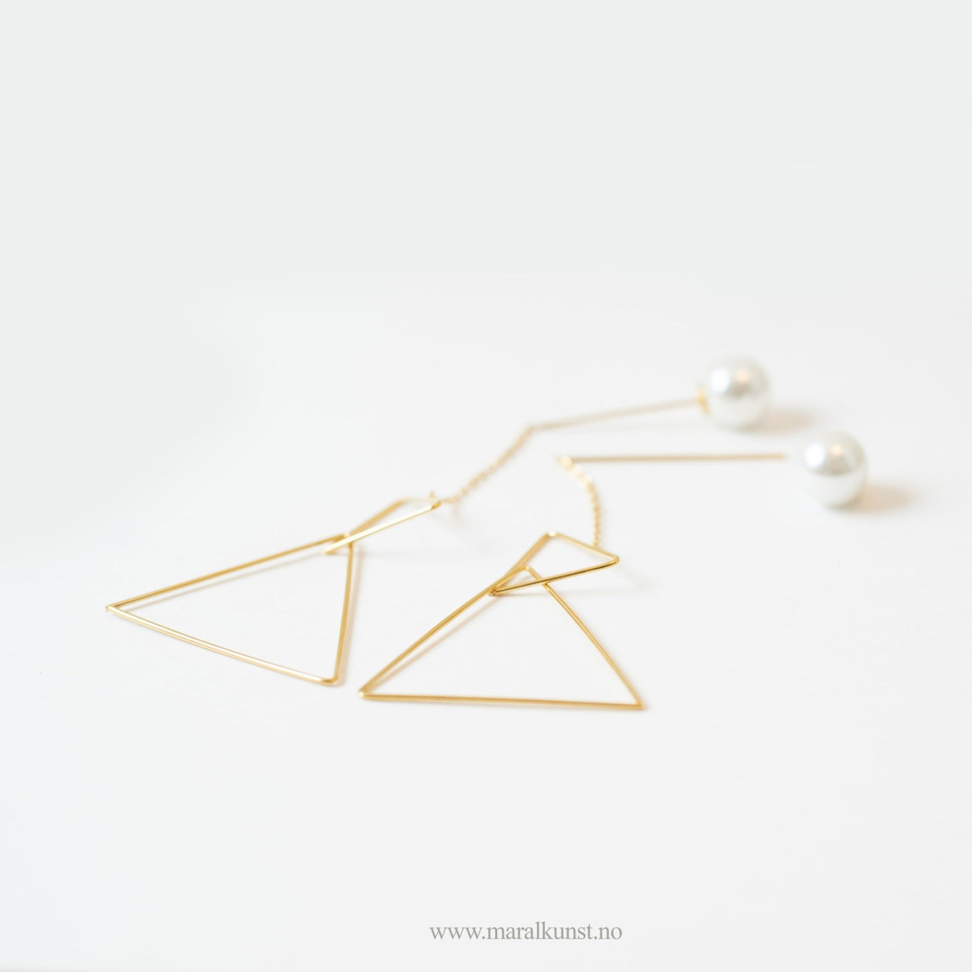 Geometric Triangle Pearl Earrings - Maral Kunst Jewelry