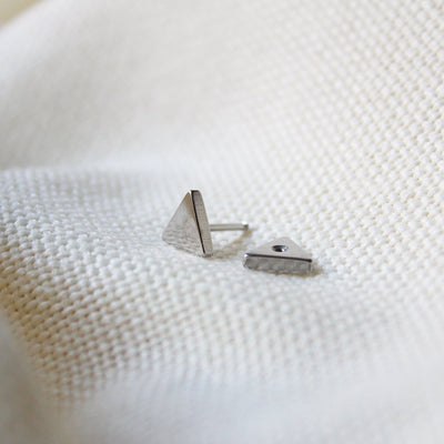 Triangle Piercing - Maral Kunst Jewelry